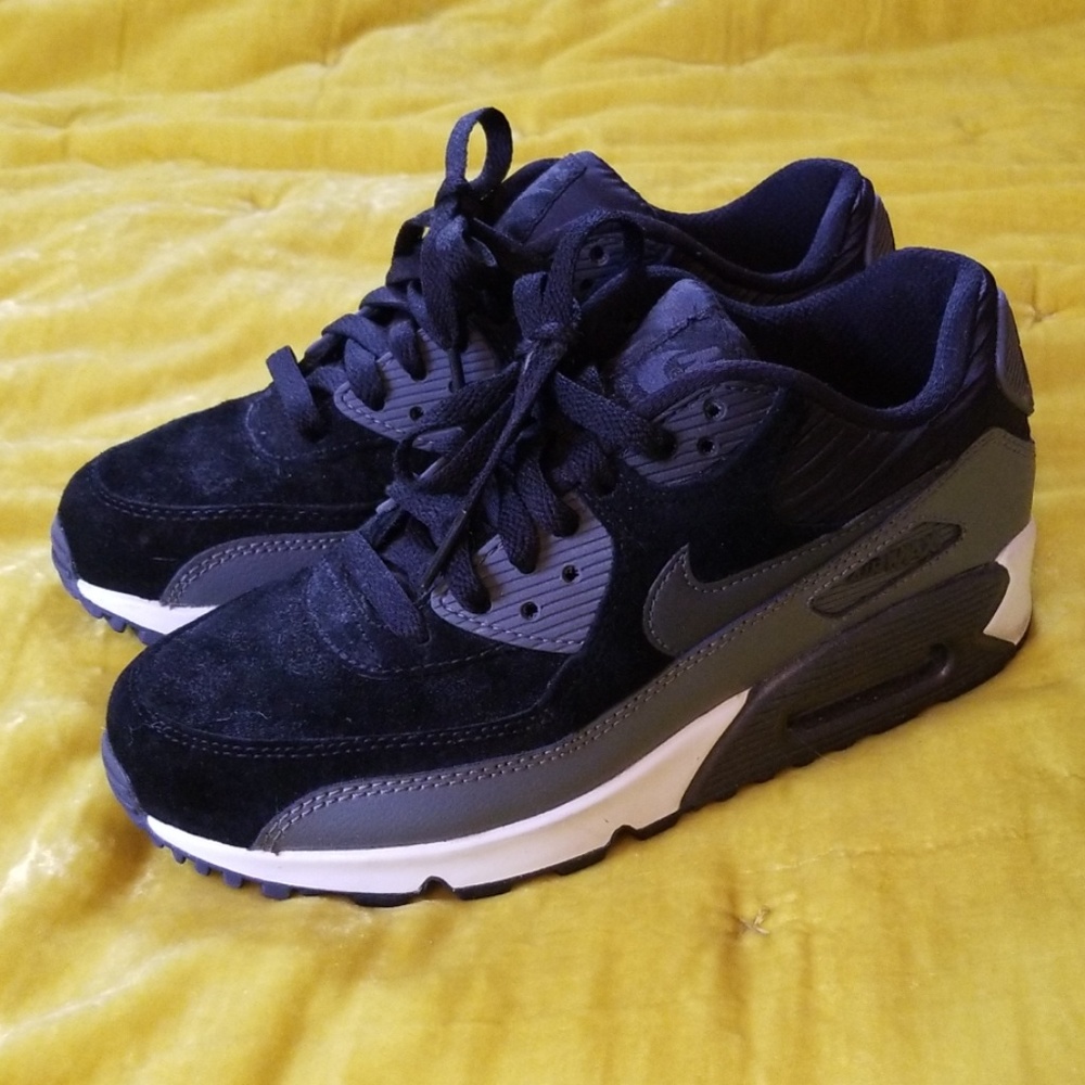 Black Nike Air max